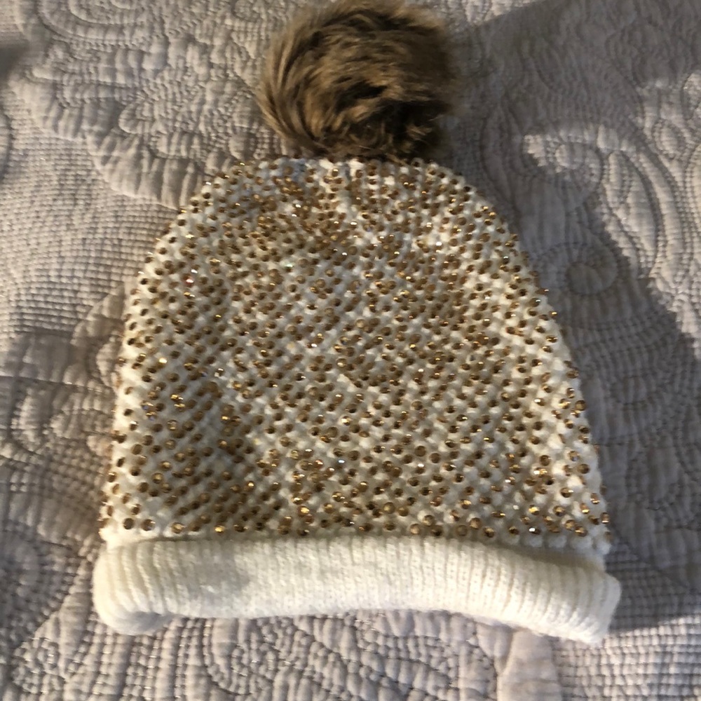 Winter hat with bugles